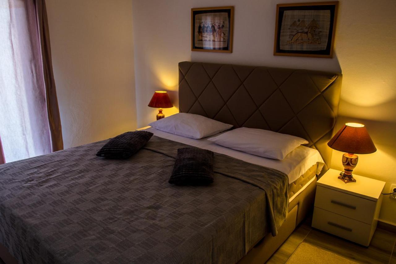 Apartments Klakor Ps ติวัต ภายนอก รูปภาพ